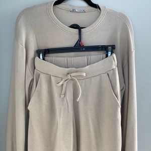 Tan knit Zara joggers and cropped sweater set